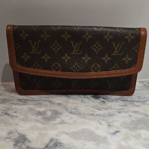 Louis Vuitton Monogram Clutch in Brown and Tan